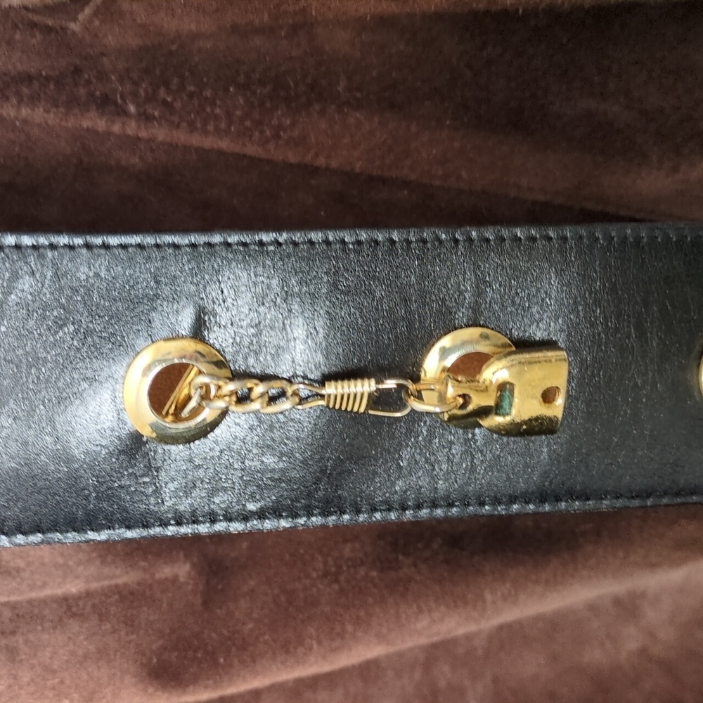 Sold064_Black belt with lock